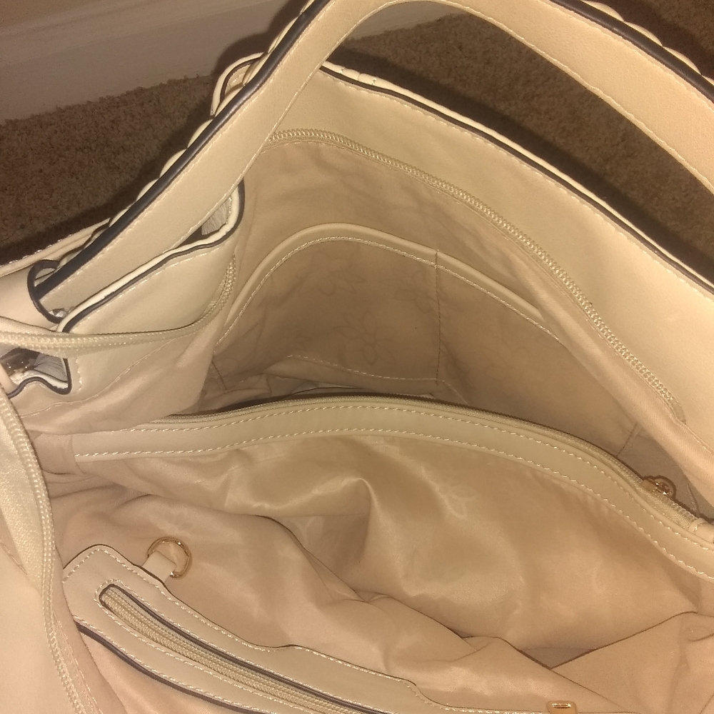 Purse - Picture 3 of 4